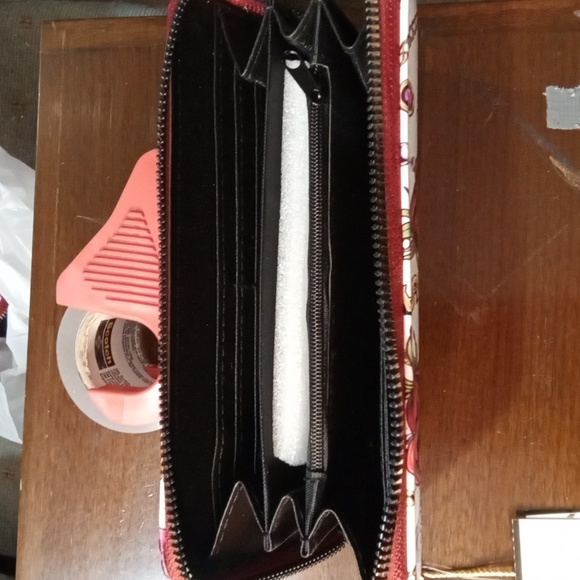 IMOSHION vegan leather wallet with roses & dollar signs NWT - Picture 3 of 4